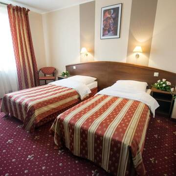 Фото номера Двухместный номер с 2 отдельными кроватями Отель Hotel Novum &amp; Spa г. Неполомице 3